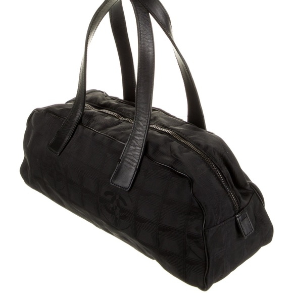 Authentic Chanel bag - Picture 2 of 6